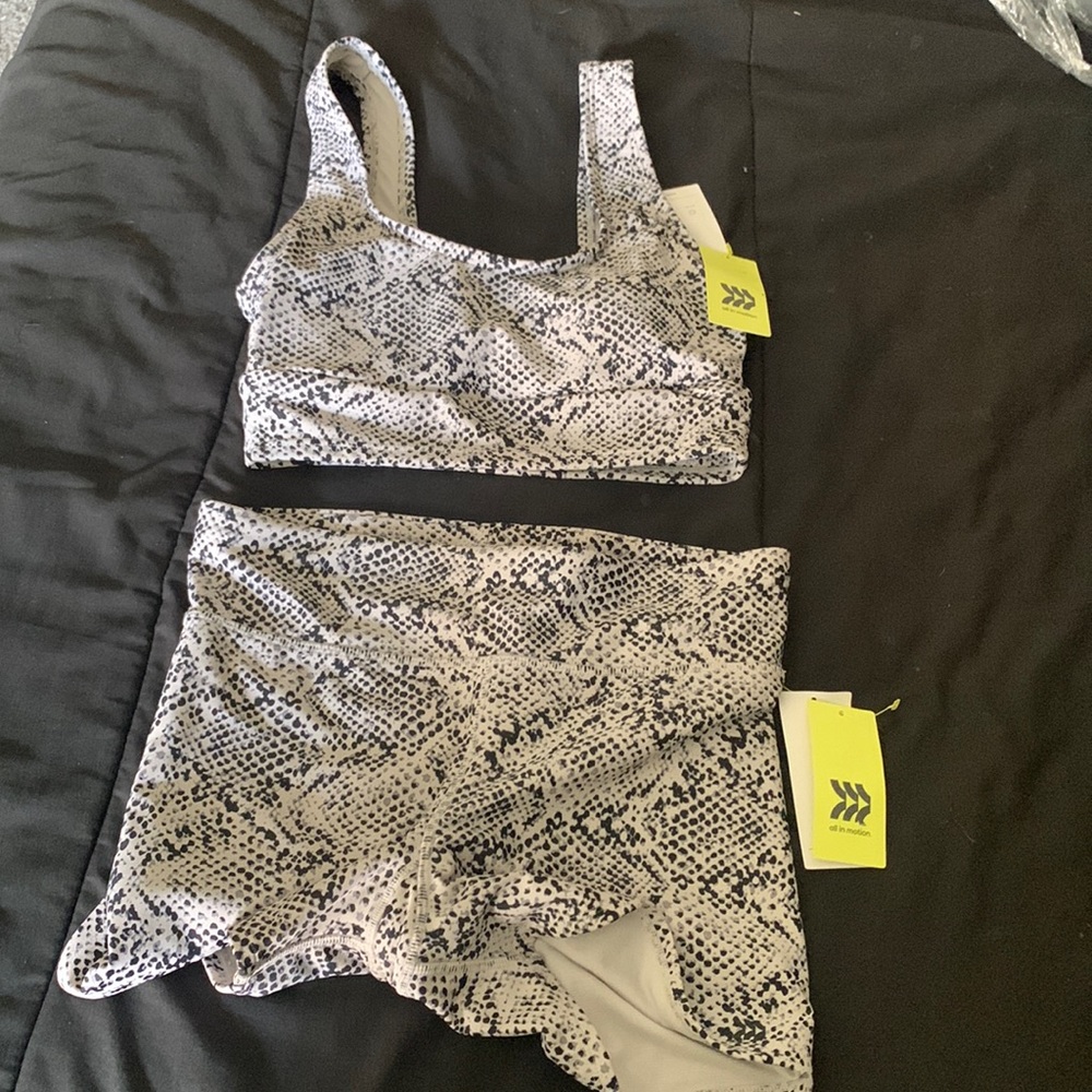 New all in motion size S set
